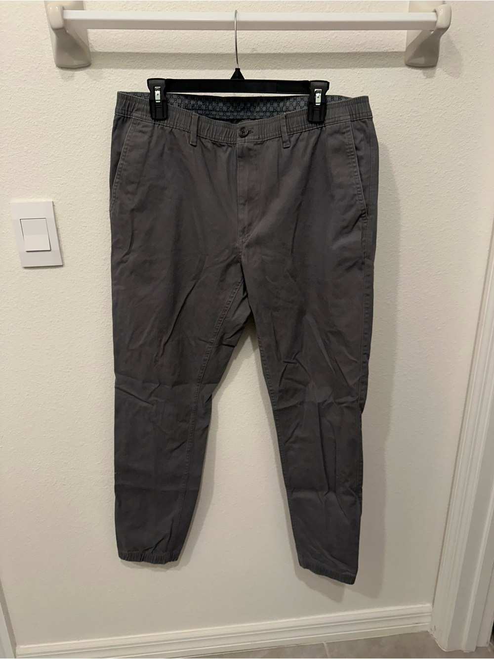Michael Kors Men's Gray Elastic-Hem Jogger Pants